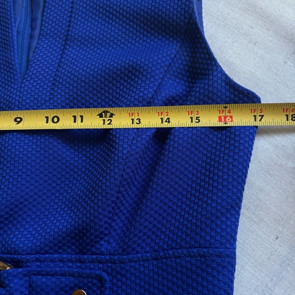 Tahari Arthur S. Levine Blue Sheath Dress Gold Buckle Size 4 Career Workwear - Picture 10 of 13